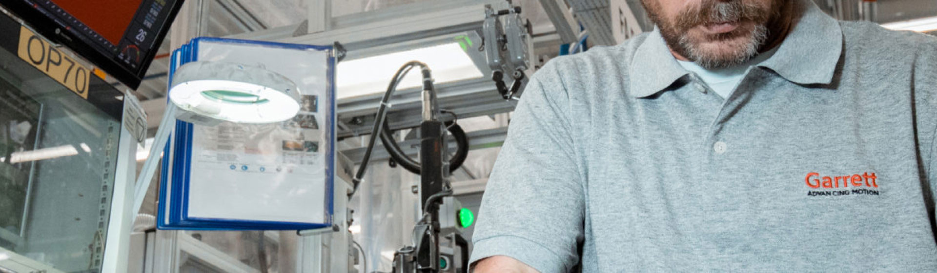 亚成成品四叶草入口