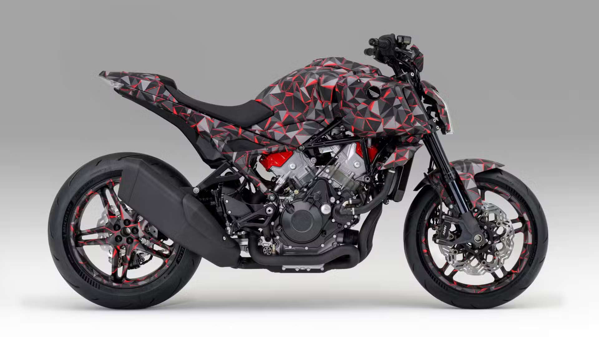 亚成成品四叶草入口