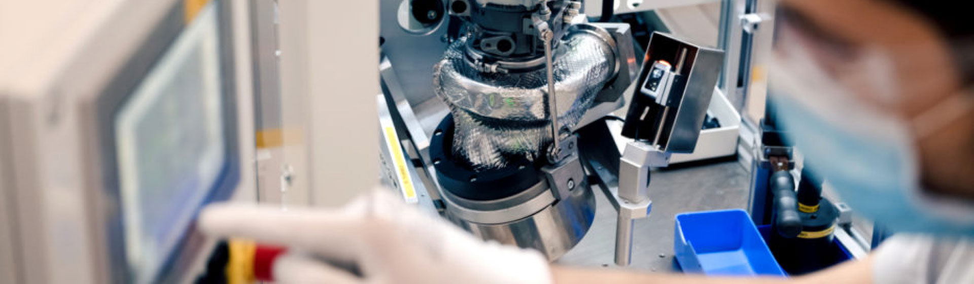 亚成成品四叶草入口