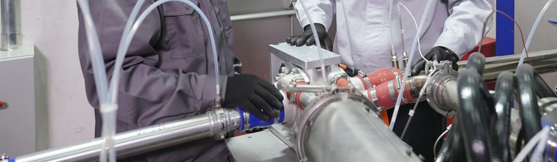 亚成成品四叶草入口