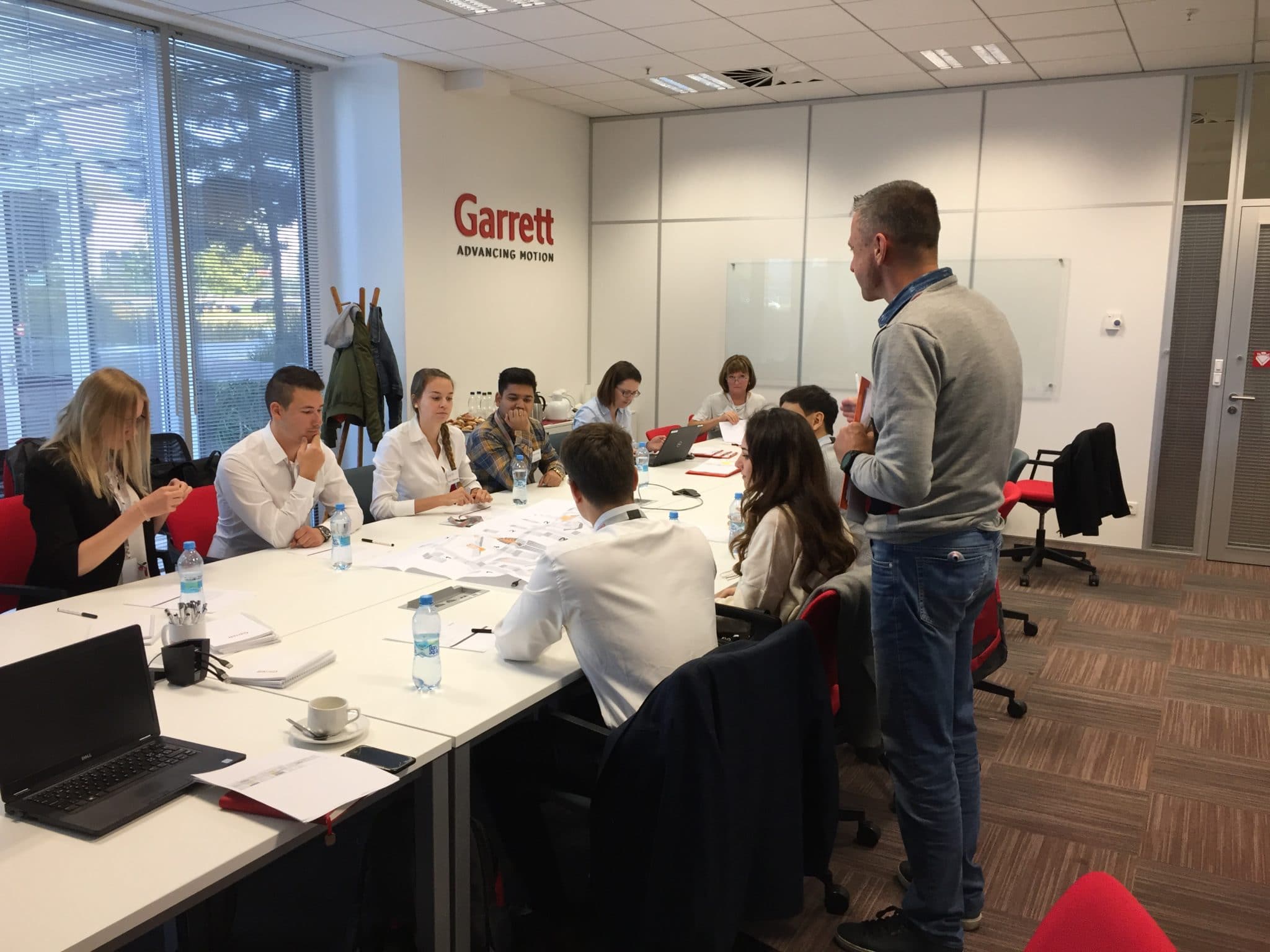 亚成成品四叶草入口