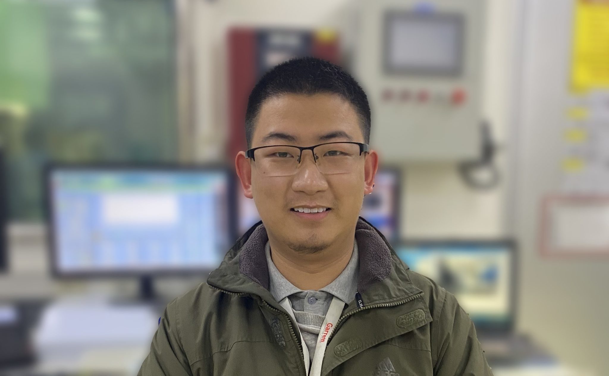 亚成成品四叶草入口