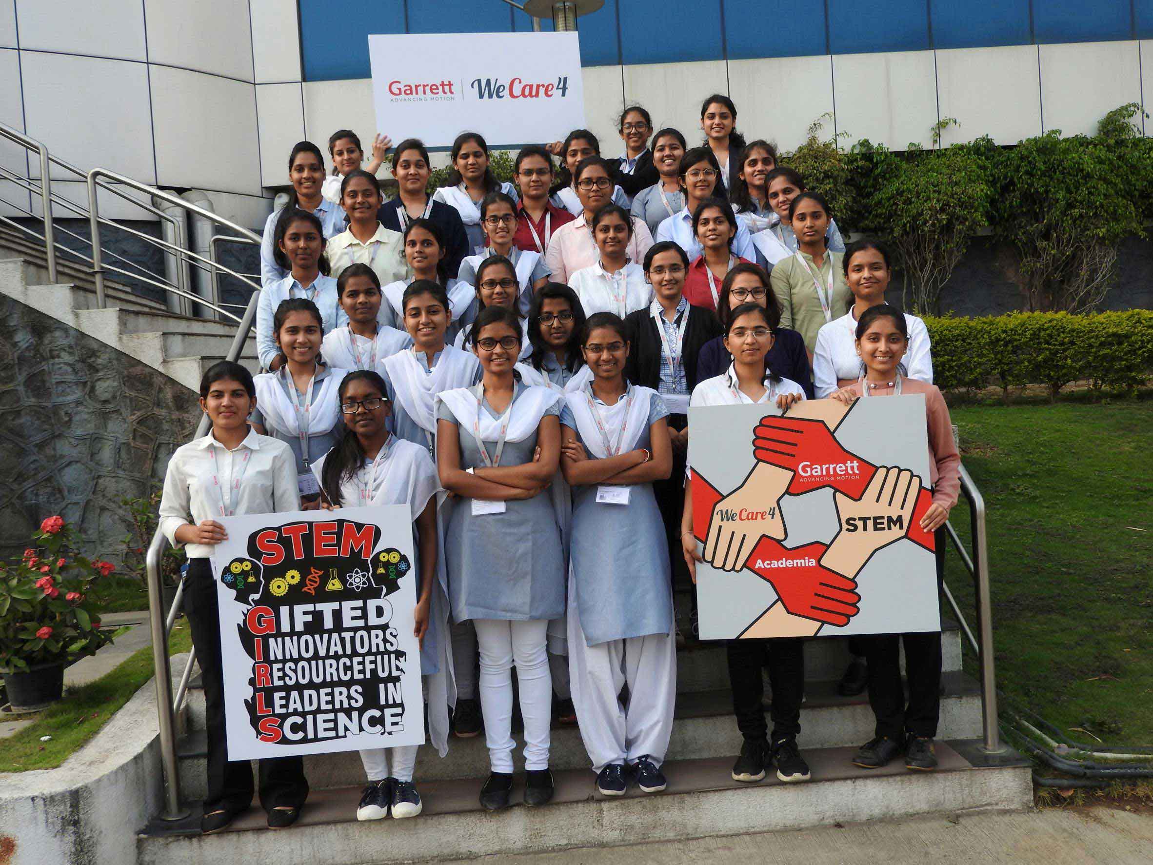 亚成成品四叶草入口