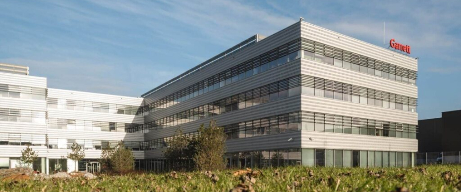 亚成成品四叶草入口