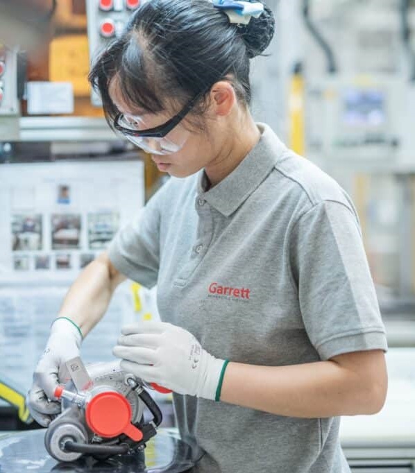 亚成成品四叶草入口