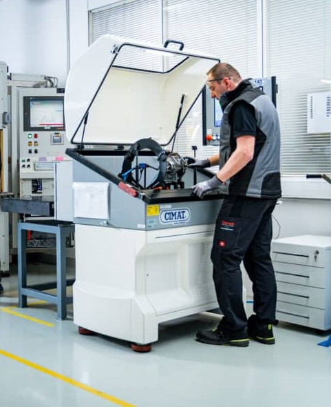 亚成成品四叶草入口