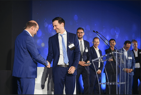 亚成成品四叶草入口