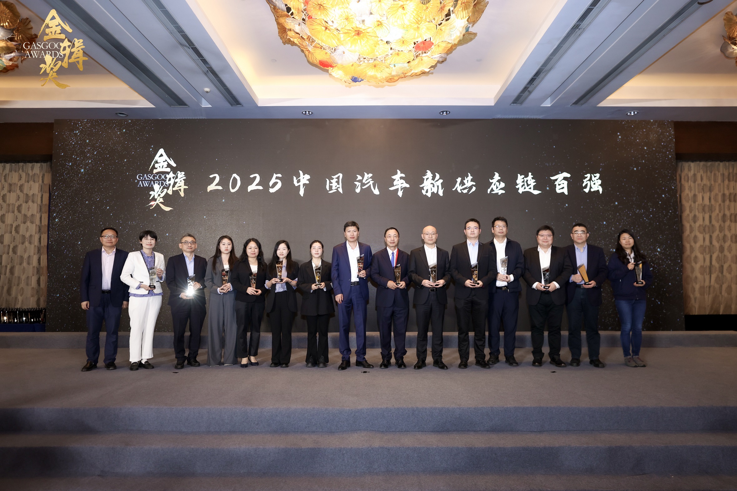 亚成成品四叶草入口